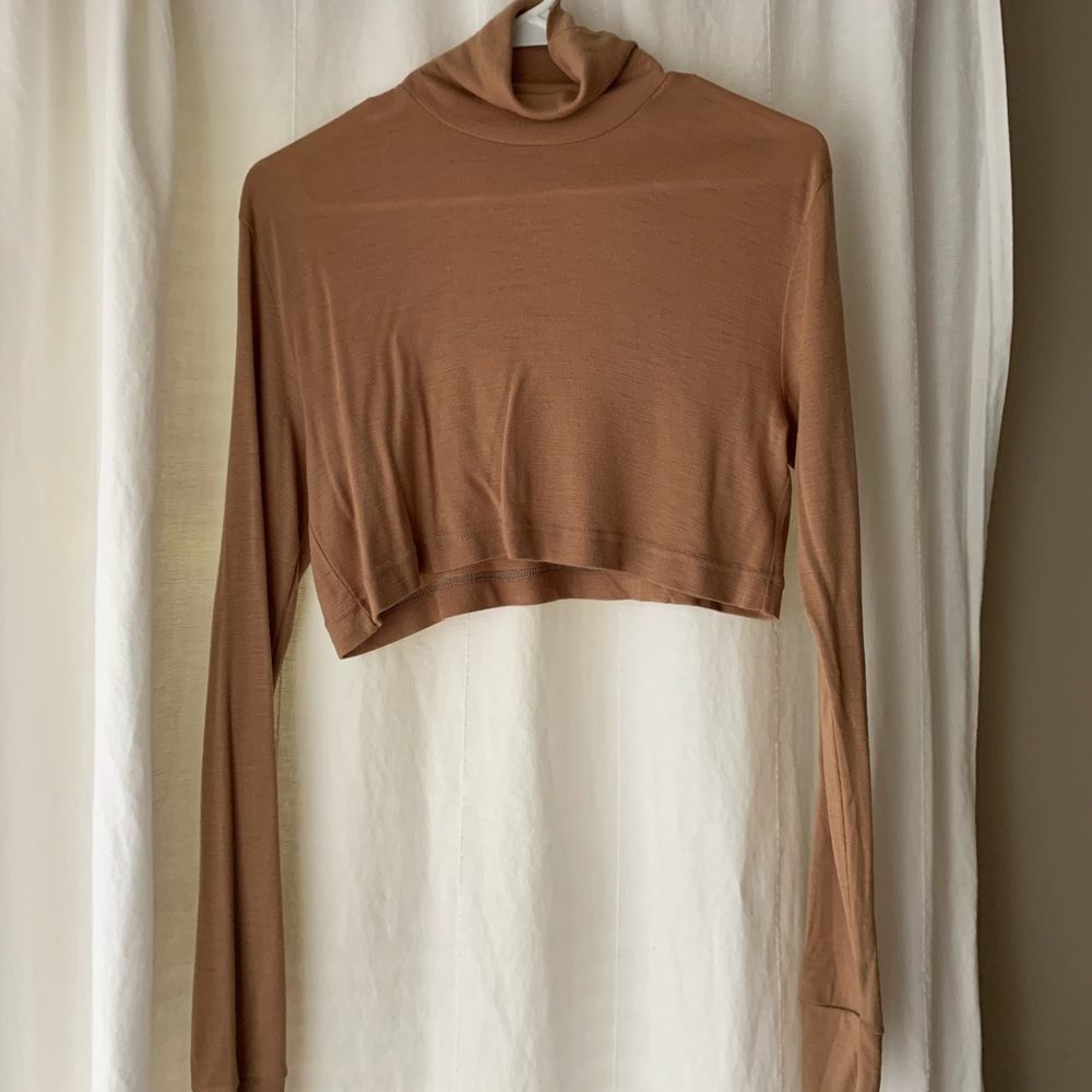 Vintage camel cropped mockneck